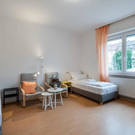 7-einzelbetten-3-zimmer-zentrum-pforzheim Διαμέρισμα Πφορτζχάιμ